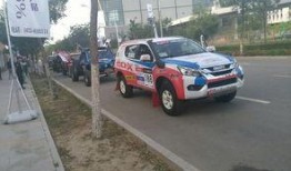 越野吃瓜群众被撞视频大全,惊险瞬间！越野吃瓜群众被撞视频大盘点