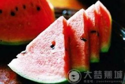 吃瓜群众集合了西瓜熟了,西瓜熟了，丰收季来临