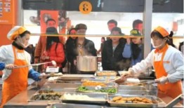 食堂阿姨吃瓜群众视频,揭秘校园生活趣味瞬间