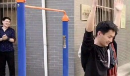 吵架吃瓜群众围观图片高清,一场吵架引发的“吃瓜”热潮