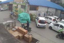 东莞交警吃瓜群众,一场网络热传的趣味互动