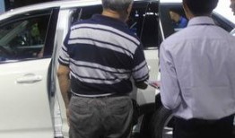 车展吃瓜群众看哪里