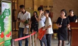 吃瓜群众阿润,揭秘吃瓜群众的趣味生活